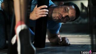 Immoral father screws his daughter’s teen ally Mona Blue