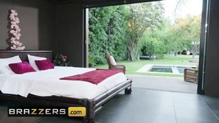 Smokin' hawt mother i'd like to fuck with large titties, Lisa Ann loves to screw a younger chap, Jordi quite often