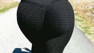 Mamma Large Booty Wedgie Leggings Public