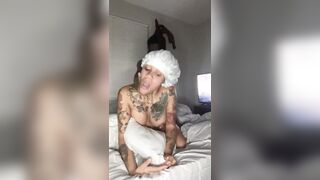 I drilled my cousins Babymama after this guy ate my chili cheese nachos