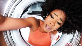 Black Teen Caught Her Mamma Banging Her Boyfriend - MOM41