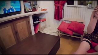 cette cochonne chauffe et baise son pote timide et puceau