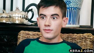 Mamma steals away boyfriend with Thanksgiving dinner (Kendra Longing)