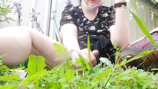 Nicoletta can't hold back and urinates on your face in a public garden - Precious upskirt pee