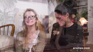 Geile Freundin kommt zu Besuch und wird mit Sex-Toy verwöhnt