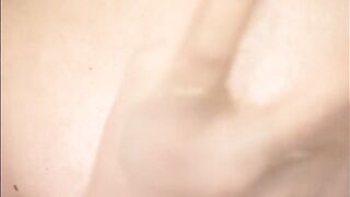 Zwei geile Freundinnen auf der Casting Bed