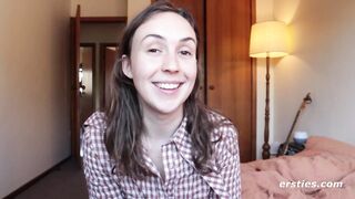 Cute Hottie Fingers Her Curly Cunt