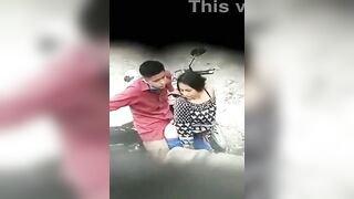 فتاة مصرية تمارس الجنس هي و صديقها في الشارع