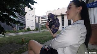 Une Employée De Bureau Espagnole Au Gros Cul Défoncée dans la rue et à L'Hôtel Par two Inconnus !!!