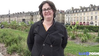 Barbara, nasty and round, cheats on her boyfriend for a worthy sodomy