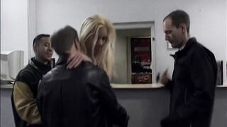 Ein Schwanz langt Ihr nicht