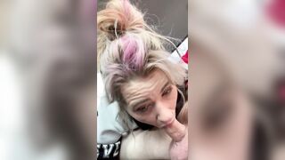 Streetwalker sucks all the nut off a dude's cock during the time that her face is overspread in cum