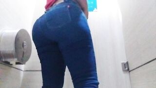 HIDDEN CAMERA IN PUBLIC WASHROOM IN SHOPPING CENTER