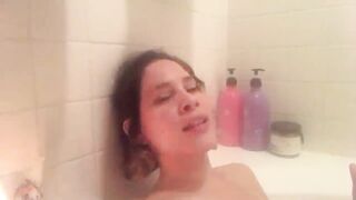 DJ LA MOON unintentionally shows teats in bathtub