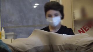 Bulge shlong flash at a beautician appointment