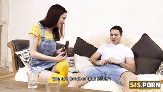 SISPORN. Smart hunk tricks svelte stepsis into affair in the living room
