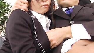 Secretary floozy Satomi Maeno blows 10-Pounder uncensored