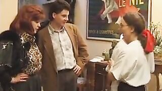 La brunette hair se tape la famille