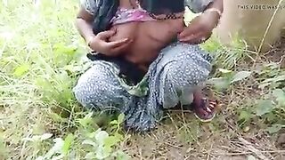 Aunty banged in forest outdoors