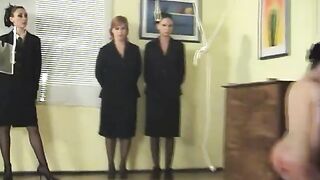 Take turns to castigate female prisoners who make mistakes