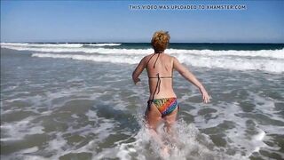 UK Amateur Mother I'd Like To Fuck In Bikini Plays On The Beach