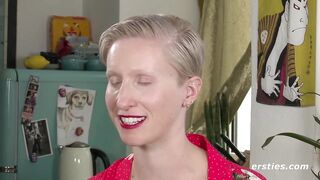 Ersties - Kinky Veronica B steht auf Latex und S&M