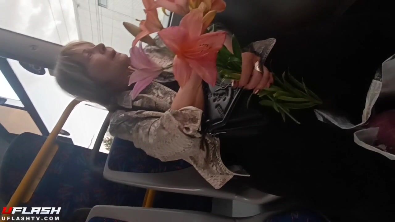 Free HD Flash in bus Vid