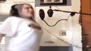 billie eilish titty play