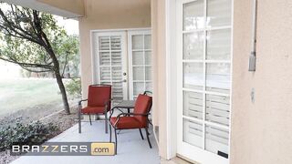 Breakfast Turns To A Steamy Foursome For Excited Angels Kianna Dior, Robbin Banx & SlimThick Vic - BRAZZERS