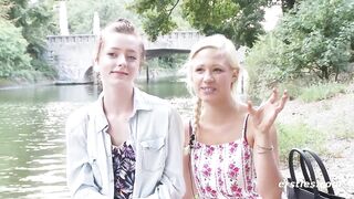 Deutsche Mädels vergnügen sich in der Umkleidekabine