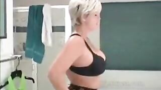 Lori Longing prepares to screw some bbc