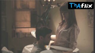 Ella Purnell Hot Scene in Sweetbitter