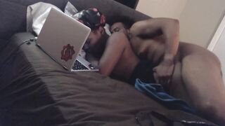 Dad's unfathomable jerk off makes it hard to keep quiet