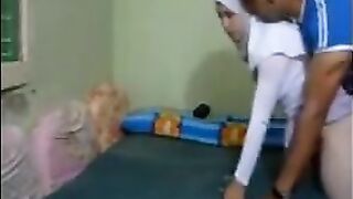 Kopftuch Hure vom Freund Anal gefickt