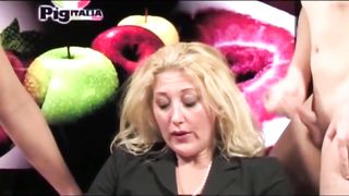 Reading the News -Pigitalia