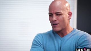 Latin Babe stepdaughter teen Kiarra Ka experiences a force travel of stepdad