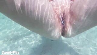 Aged cunt creampie underwater cum inside