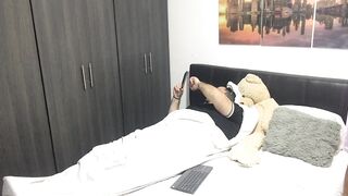 My slutty stepdaughter masturbates in front of me and makes a clip