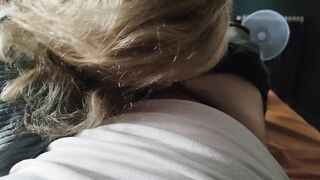 Ελληνικό Πρωινό Γαμήσι με την Γειτόνισσα. Greek big beautiful woman Domme. Θέλω τα Χυσια σου πάνω στη κωλάρα μου