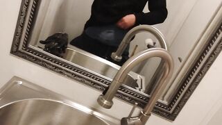 Bath wanking it at work