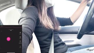 Un abonné contrôle mon lush pendant que je conduis. Je suis obligée de m'arrêter pour jouir!