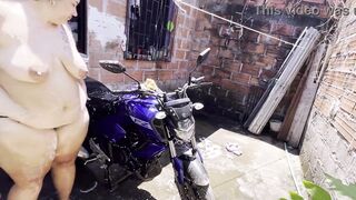 Neighbour helps me wash my motorcycle and then bangs me with tons of cum in my throat.
